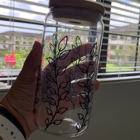 Beer Can Glasses with Lids Leaf Pattern Design - 16 OZ - Picture 6 of 6